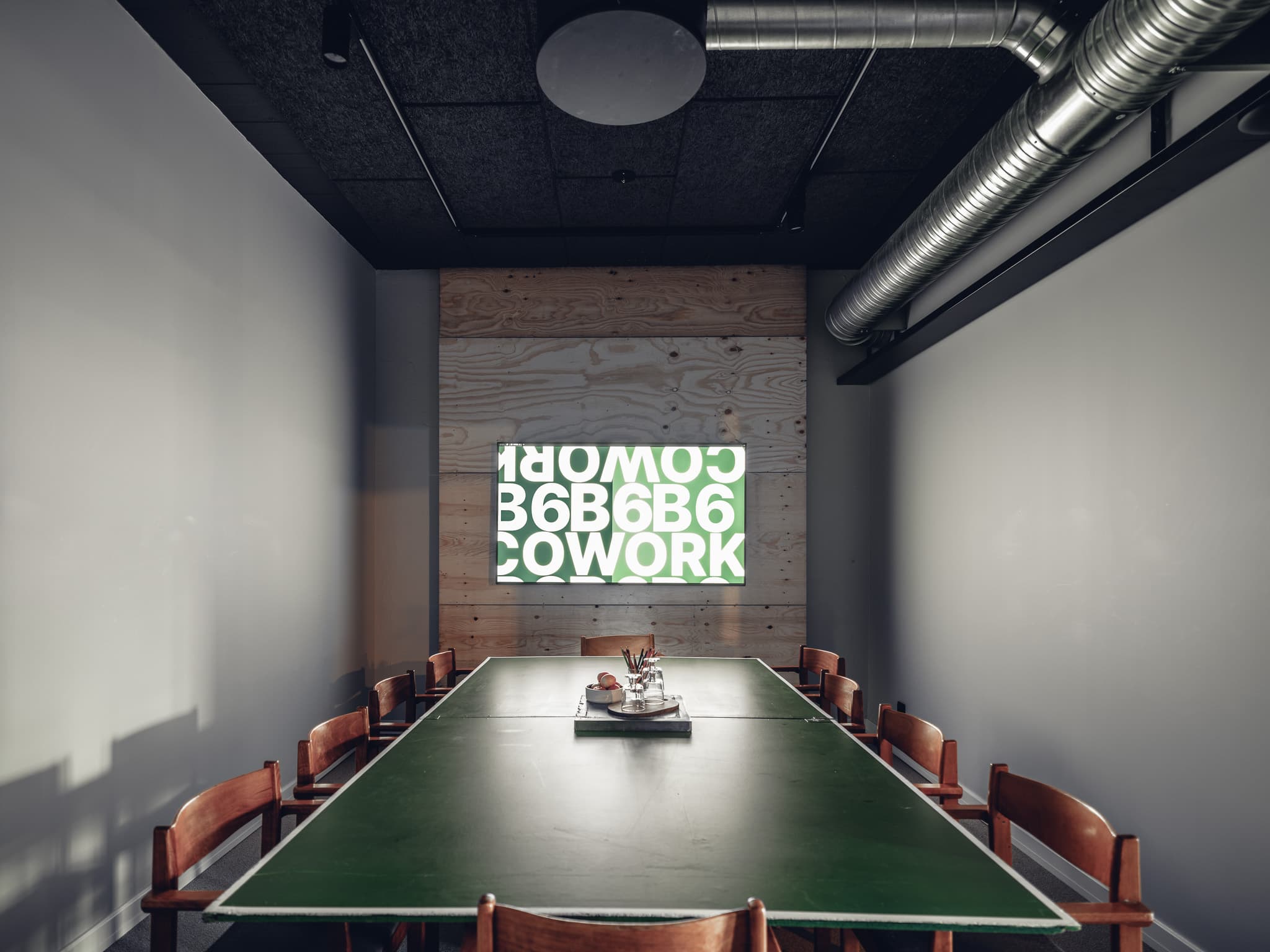 Konferensrum för möten och workshops på B6 Cowork Falköping